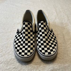 10.5 checkered black and white slip on vans